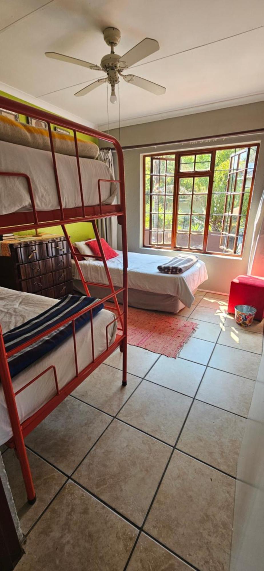 Old Vic Travellers Inn Nelspruit Mbombela Exteriör bild