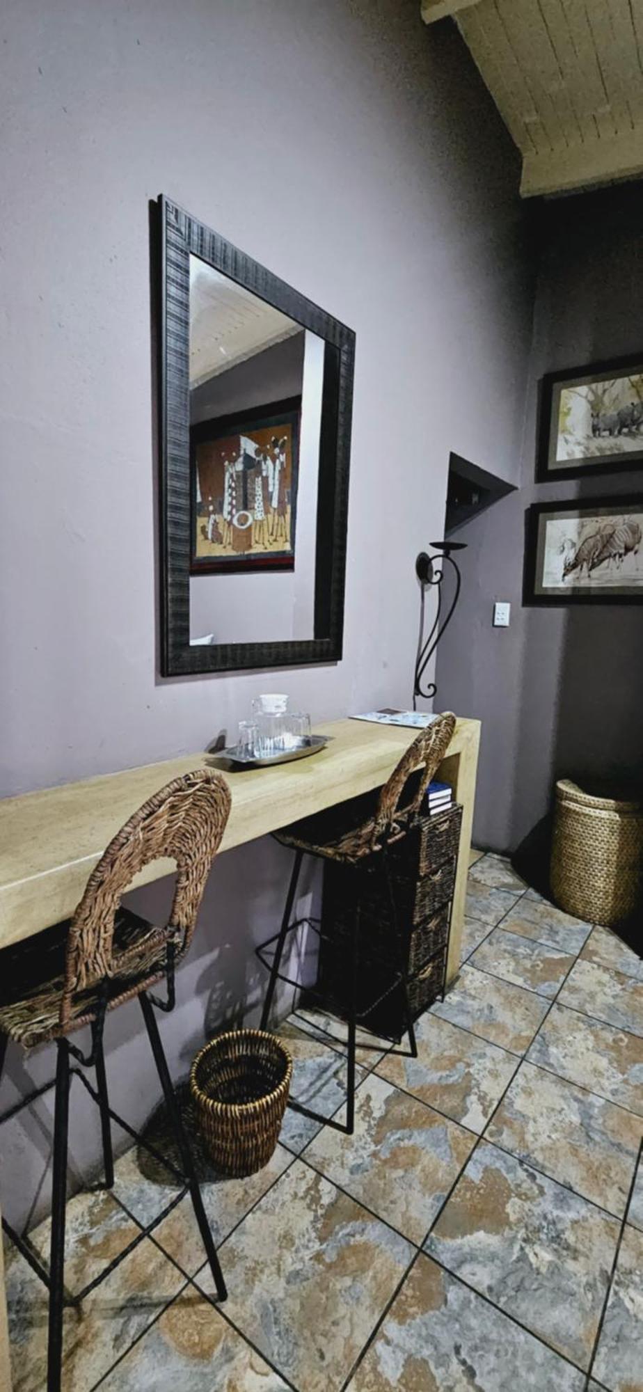Old Vic Travellers Inn Nelspruit Mbombela Exteriör bild