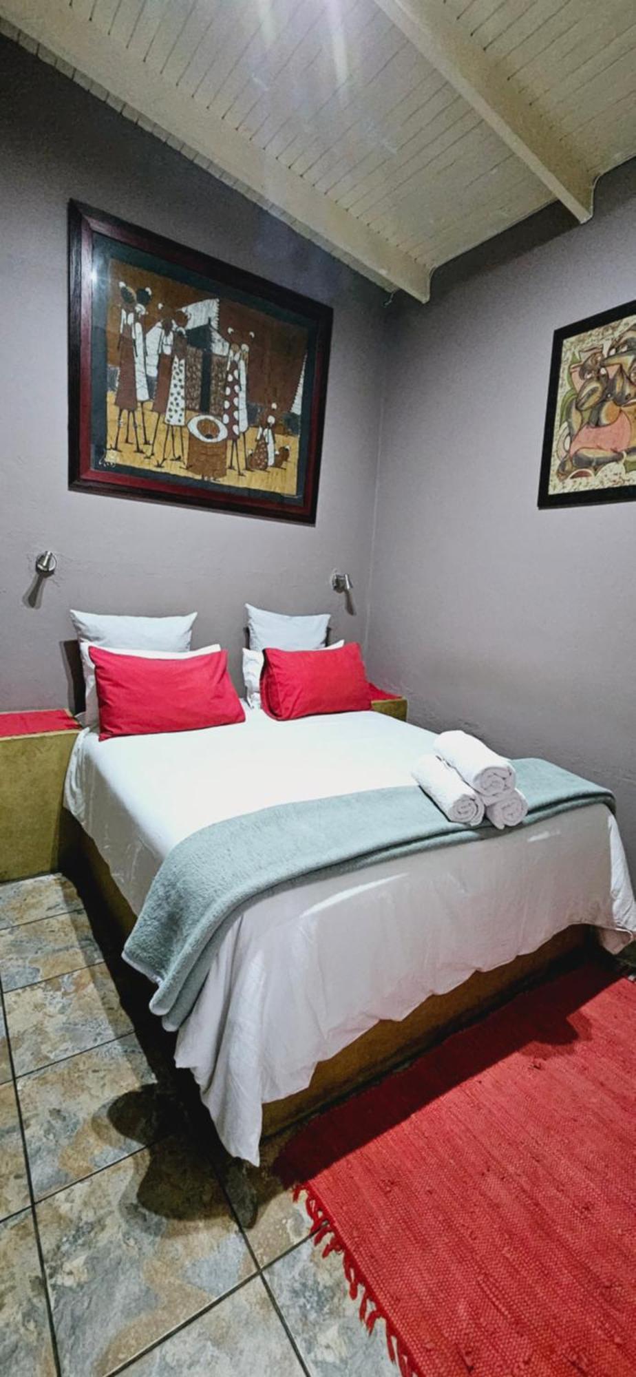 Old Vic Travellers Inn Nelspruit Mbombela Exteriör bild