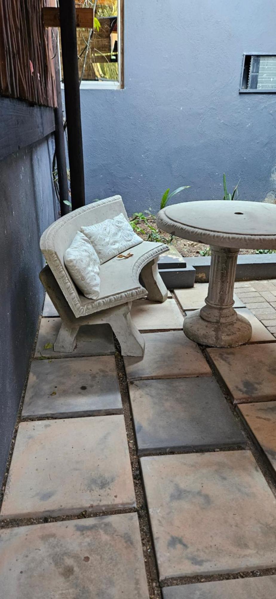 Old Vic Travellers Inn Nelspruit Mbombela Exteriör bild