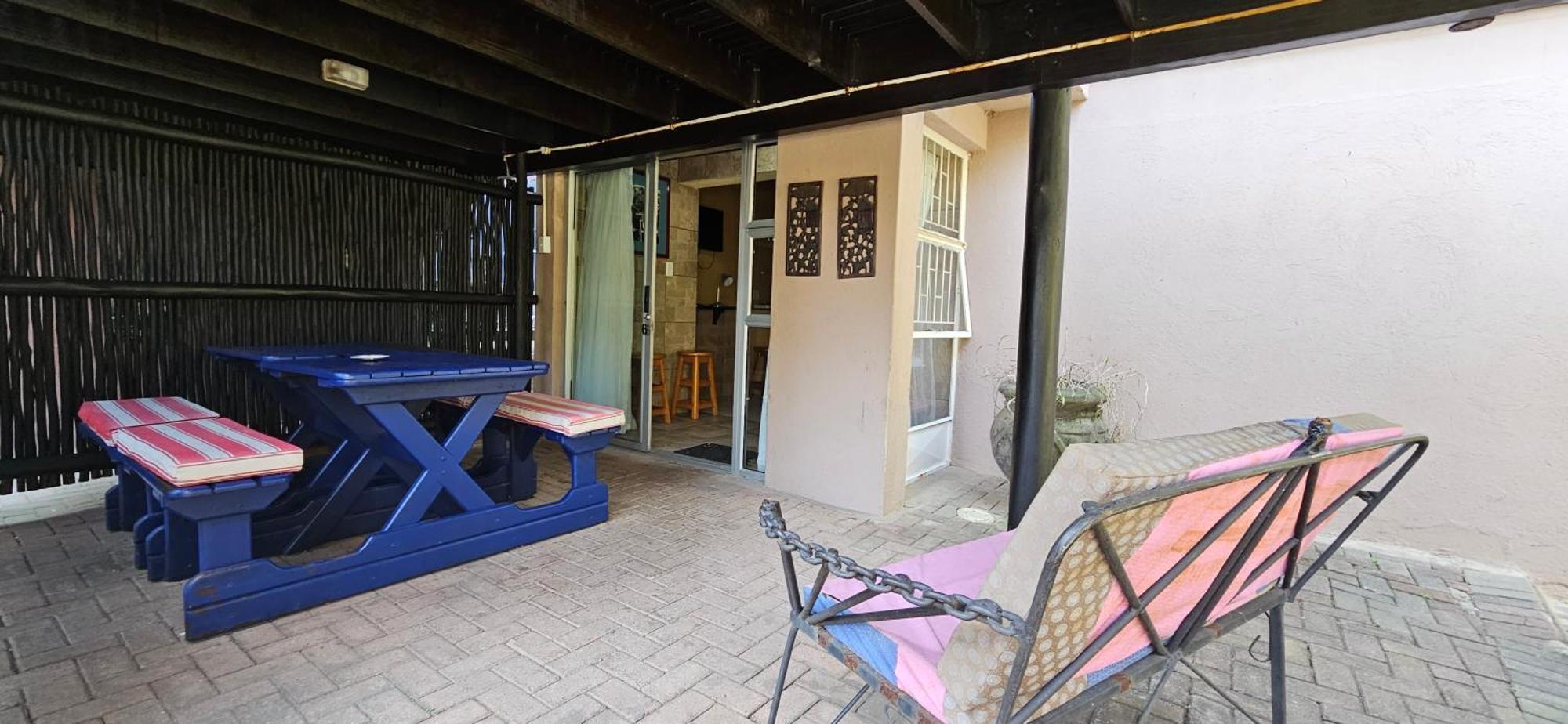 Old Vic Travellers Inn Nelspruit Mbombela Exteriör bild