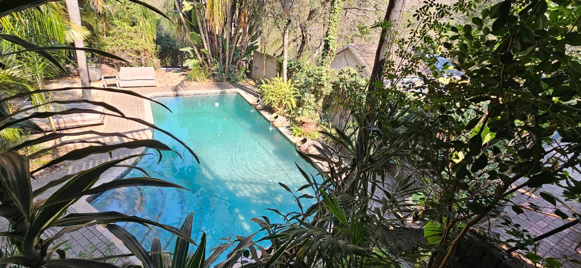 Old Vic Travellers Inn Nelspruit Mbombela Exteriör bild