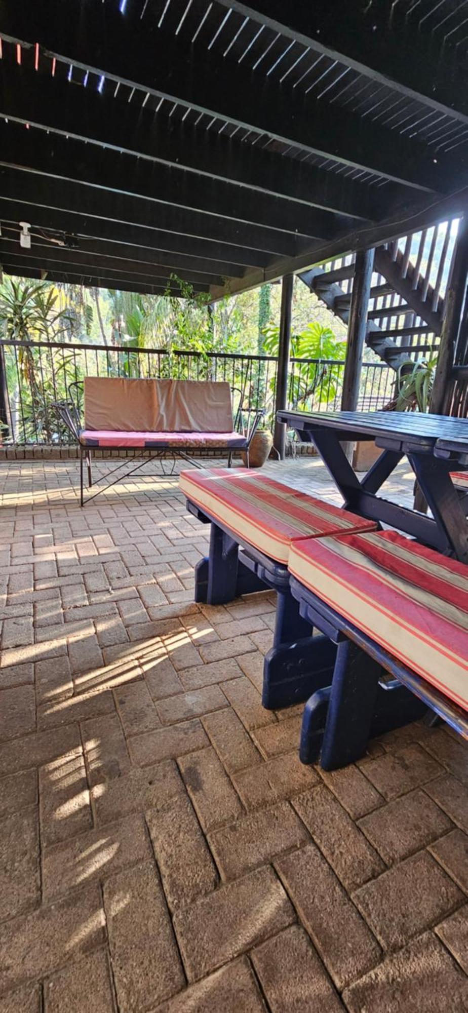 Old Vic Travellers Inn Nelspruit Mbombela Exteriör bild