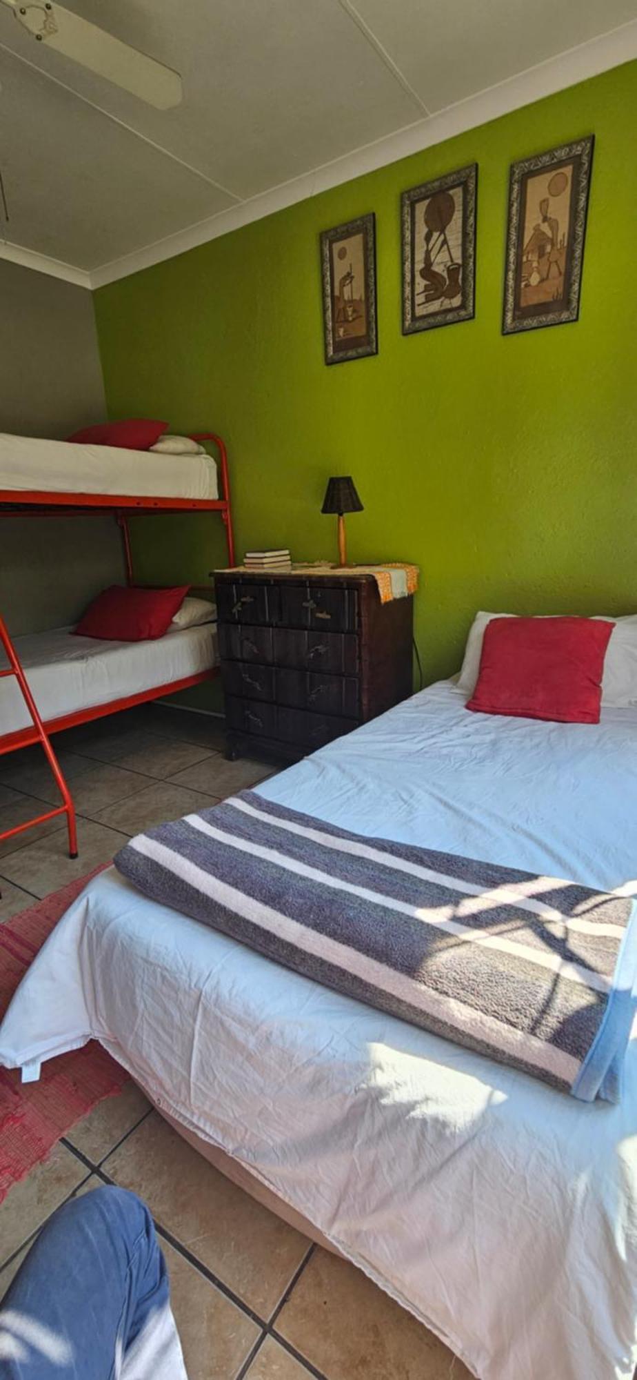 Old Vic Travellers Inn Nelspruit Mbombela Exteriör bild