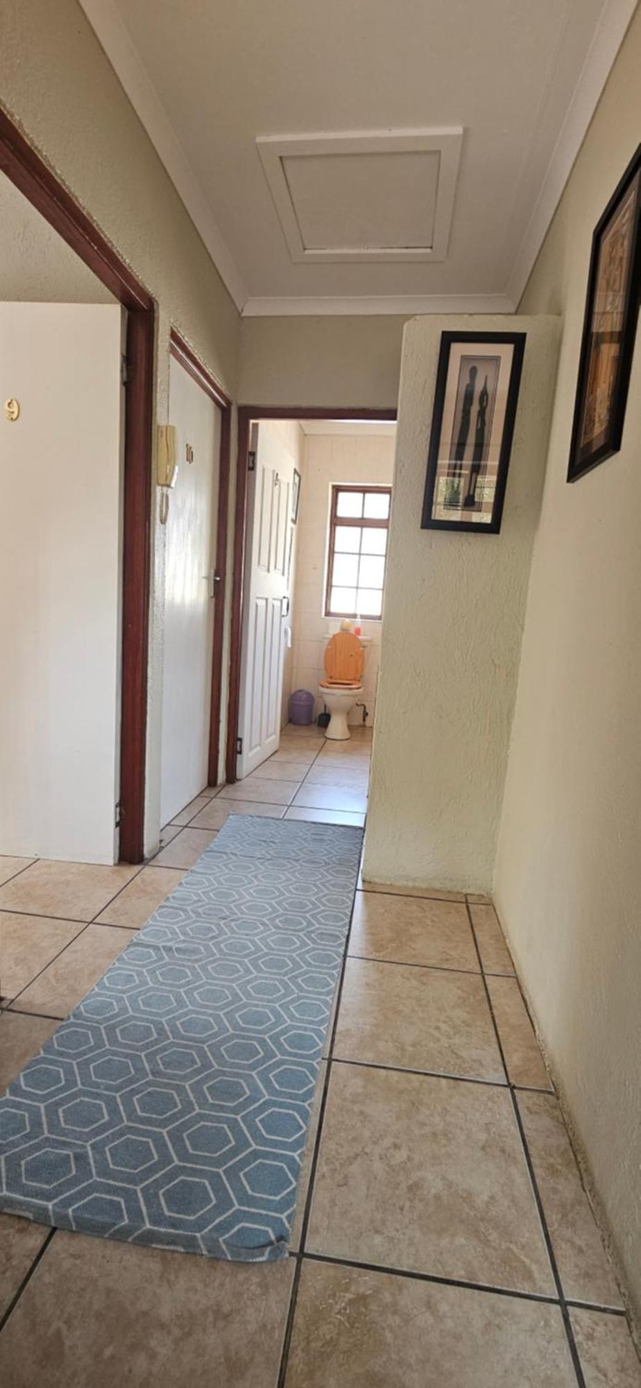 Old Vic Travellers Inn Nelspruit Mbombela Exteriör bild