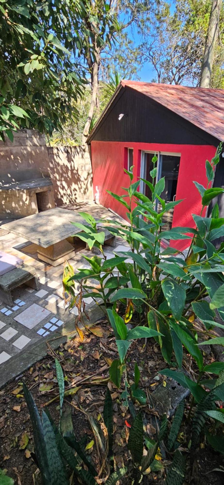 Old Vic Travellers Inn Nelspruit Mbombela Exteriör bild