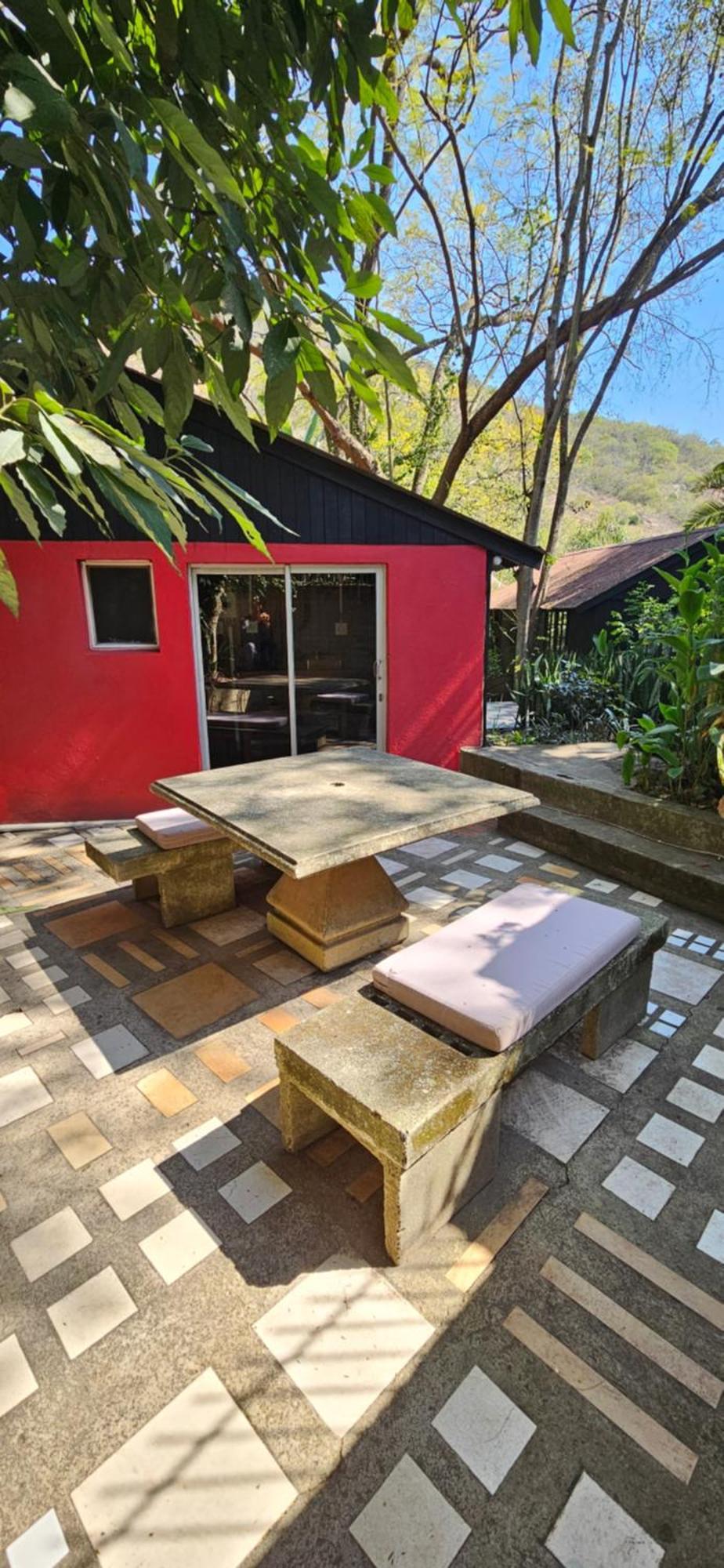 Old Vic Travellers Inn Nelspruit Mbombela Exteriör bild