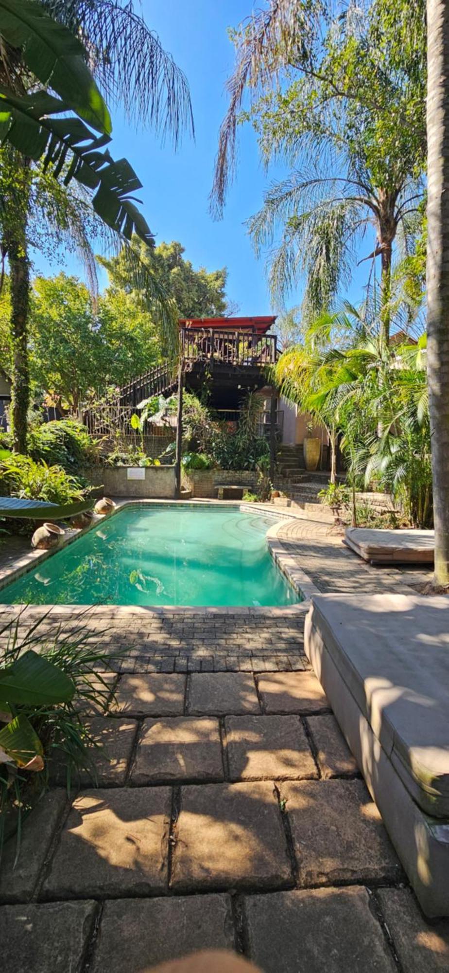 Old Vic Travellers Inn Nelspruit Mbombela Exteriör bild