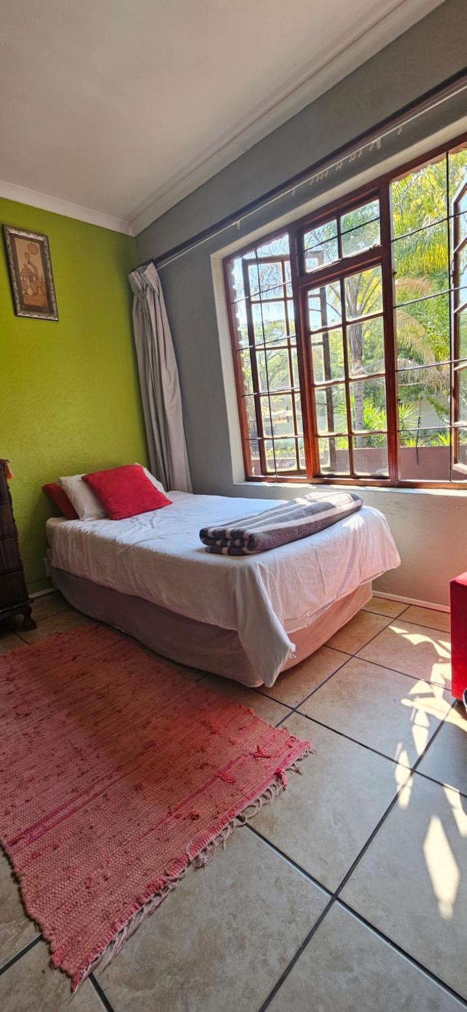 Old Vic Travellers Inn Nelspruit Mbombela Exteriör bild