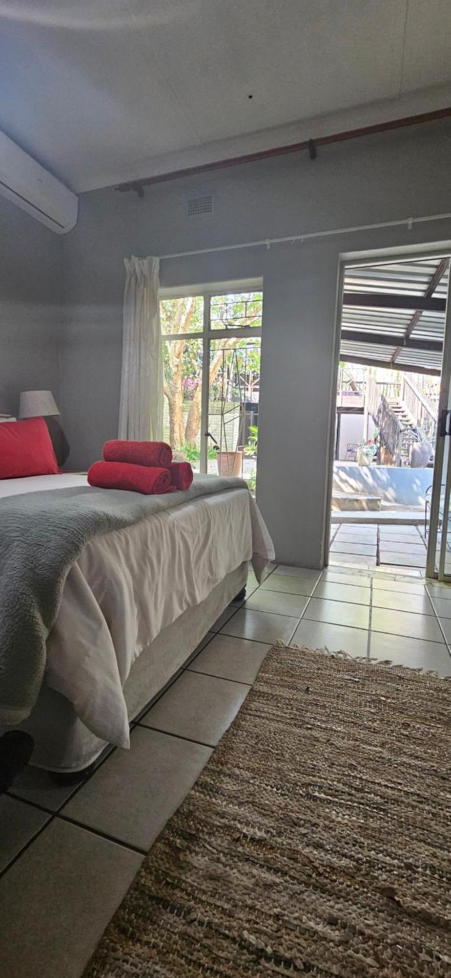 Old Vic Travellers Inn Nelspruit Mbombela Exteriör bild