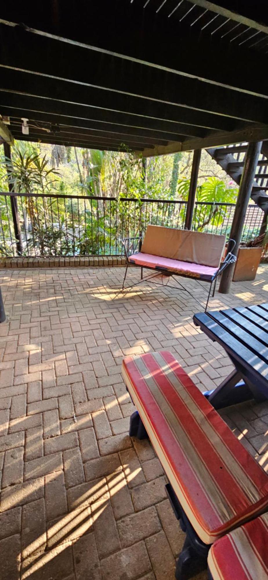 Old Vic Travellers Inn Nelspruit Mbombela Exteriör bild