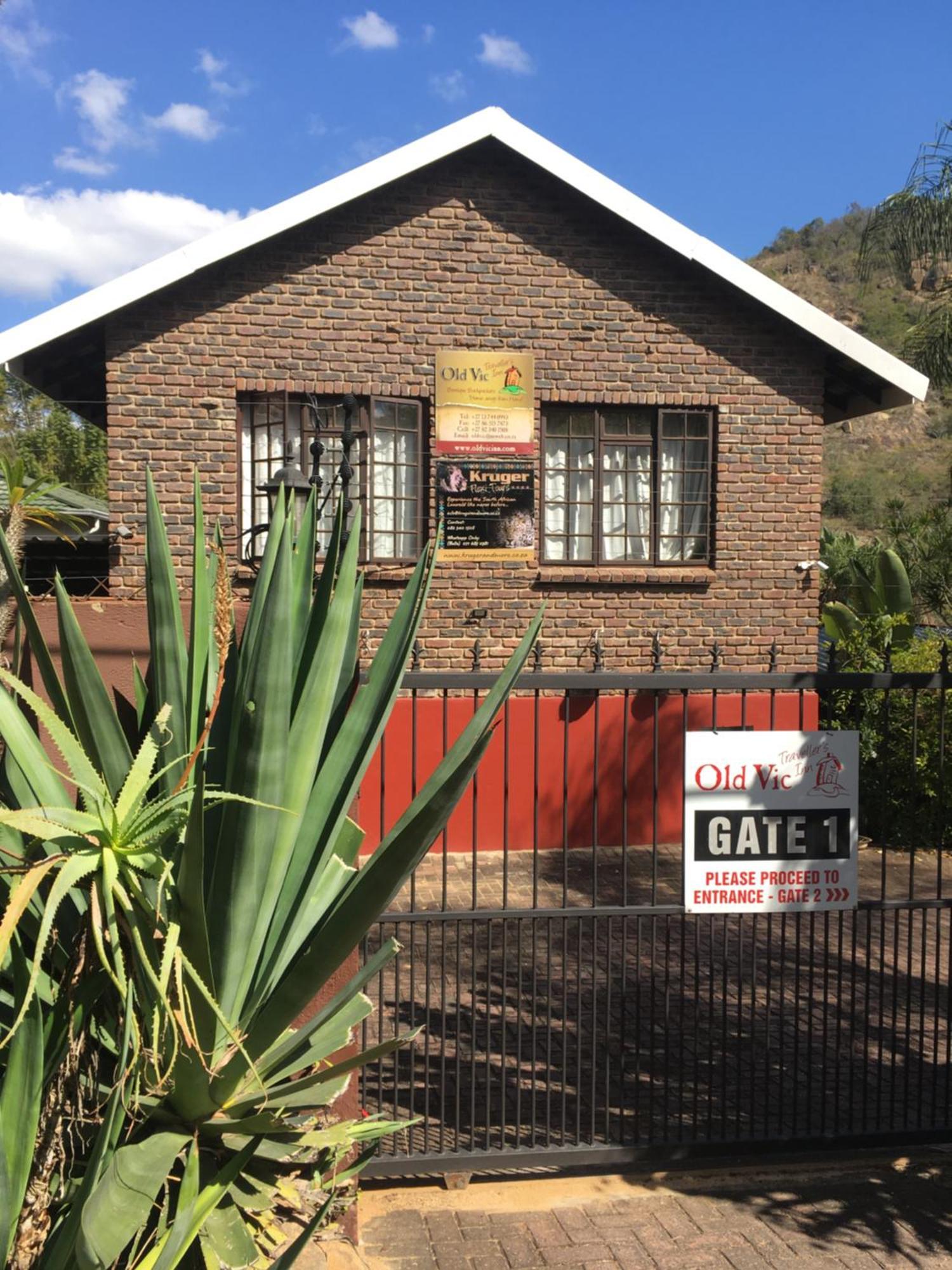 Old Vic Travellers Inn Nelspruit Mbombela Exteriör bild